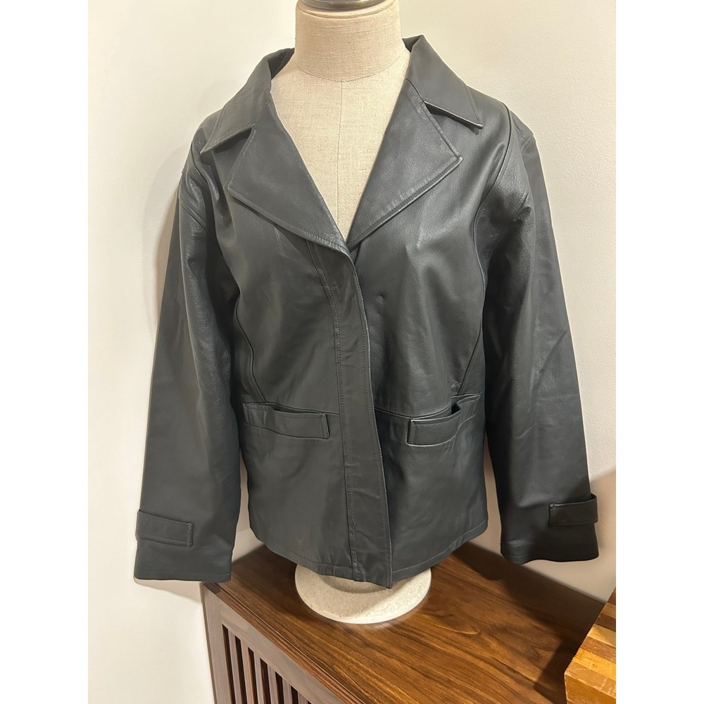 Black Jacket‎ - Picture 3 of 5